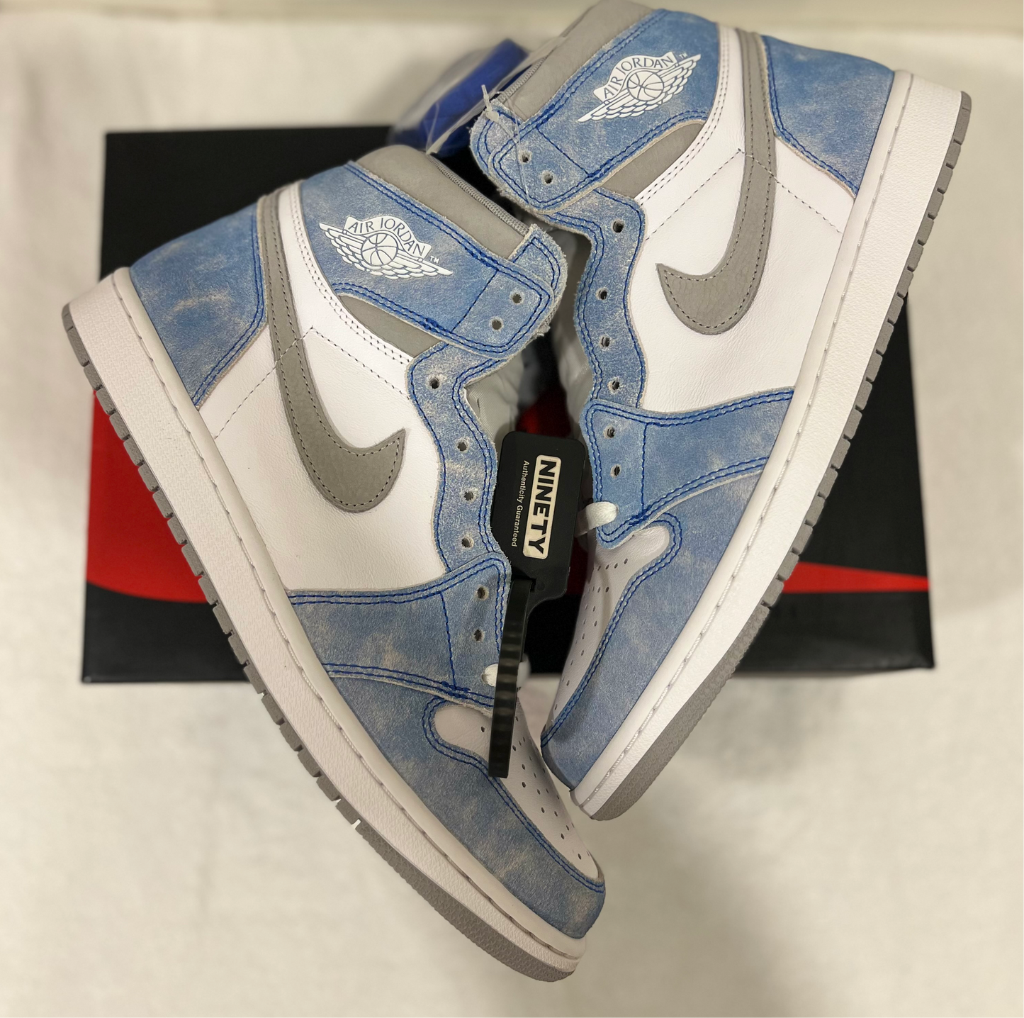 Jordan 1 High Hyper Royal