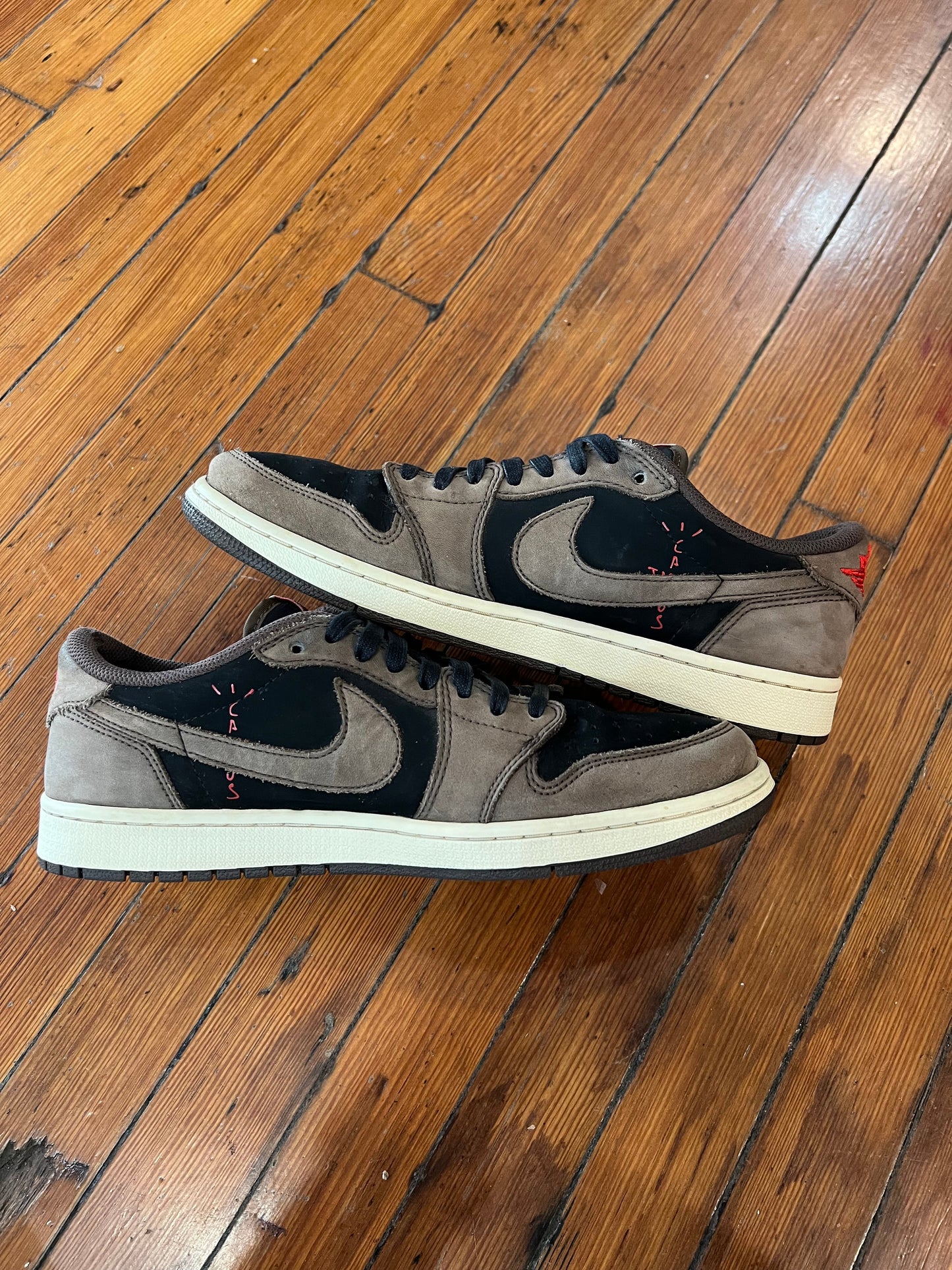 Jordan 1 Low x Travis Scott “Mocha”