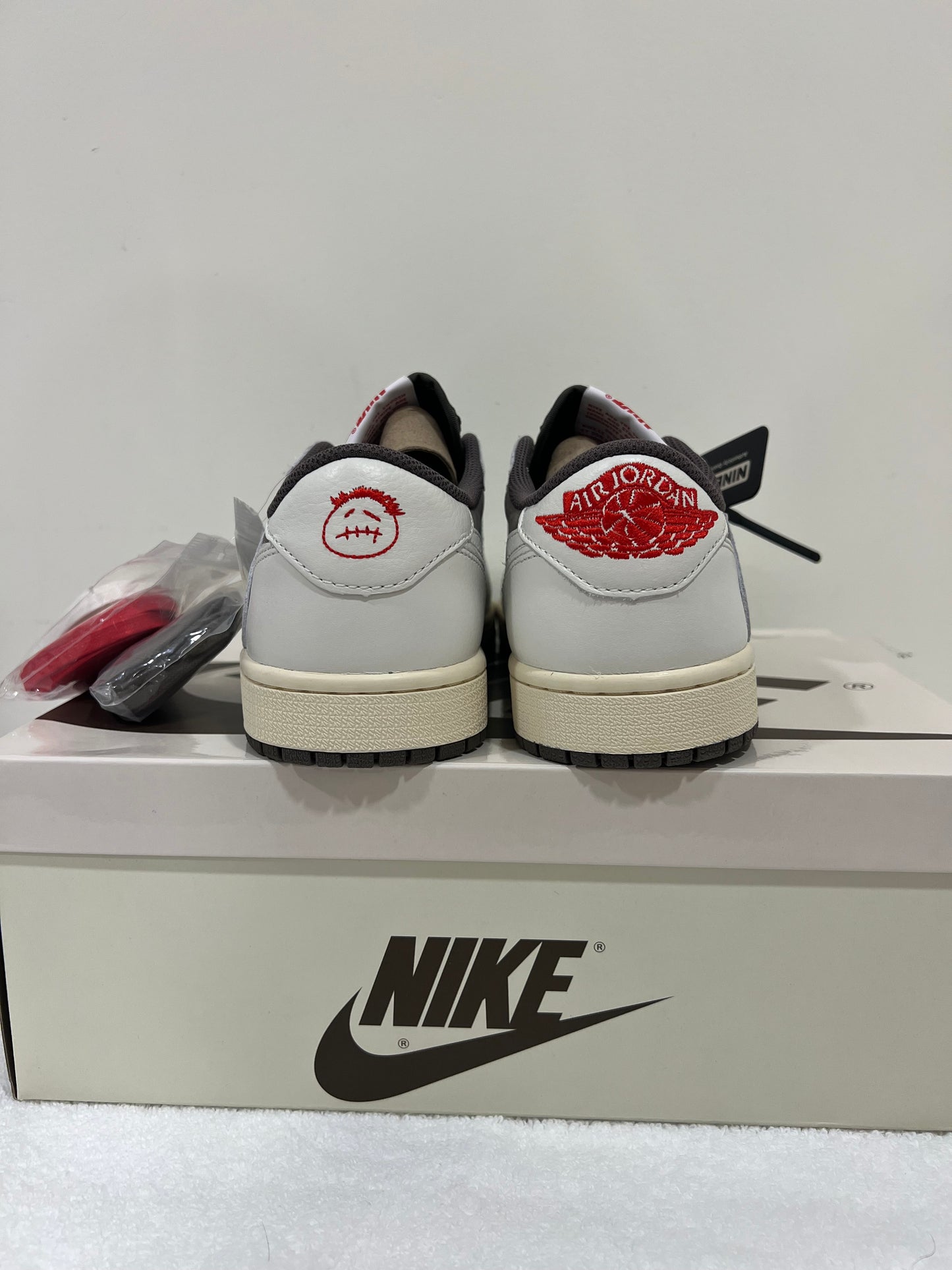 Jordan 1 Los Travis Scott Reverse Mocha