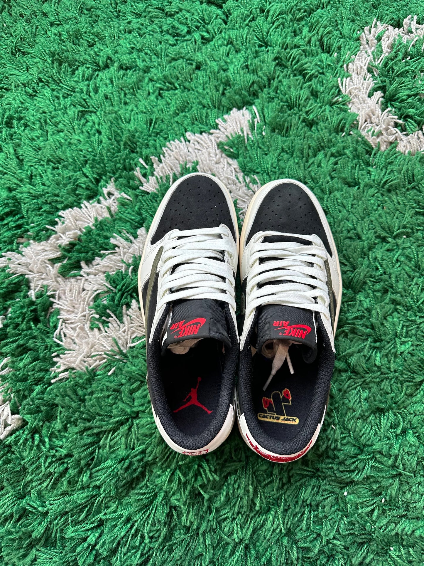 Travis Scott Jordan 1 Low “Olive”
