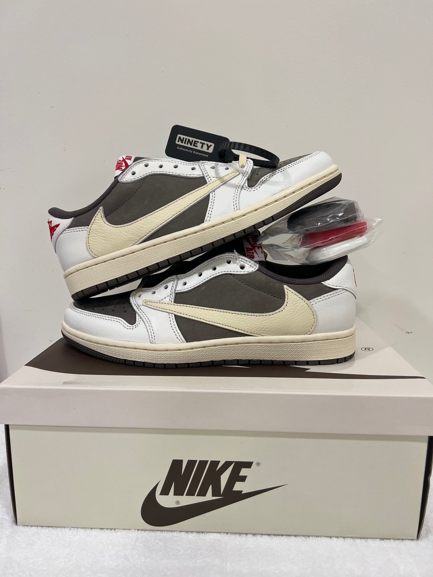 Jordan 1 Los Travis Scott Reverse Mocha